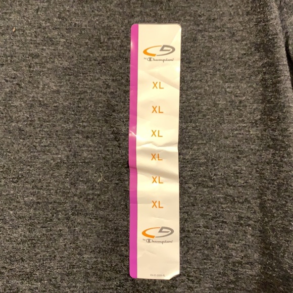 3 New & Like New Athletic Vneck Tees XL - Picture 7 of 13